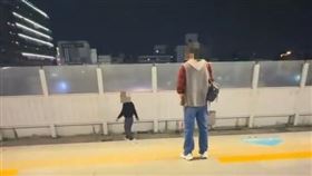 跳軌,月台,夫妻,吵架,酒醉,台中車站,鐵軌（圖／爆料公社）