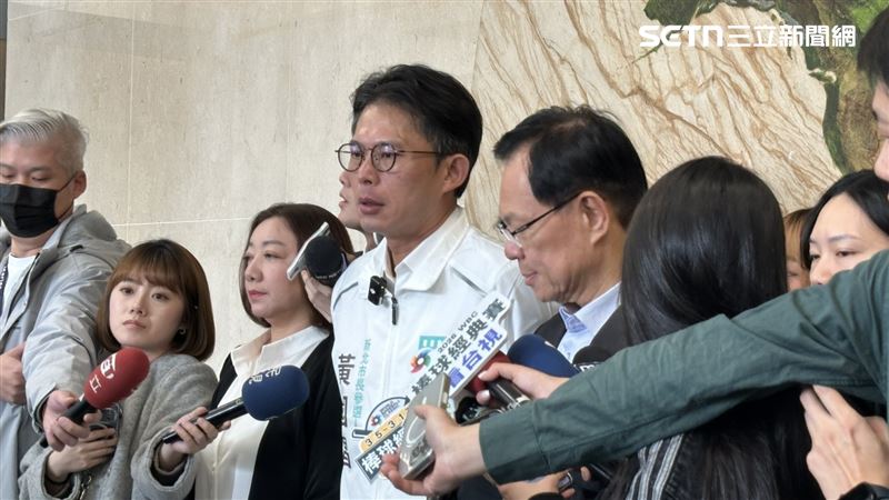 黃國昌出席民眾黨2026共同政策綱領記者會前受訪（圖／記者詹宜庭攝影）