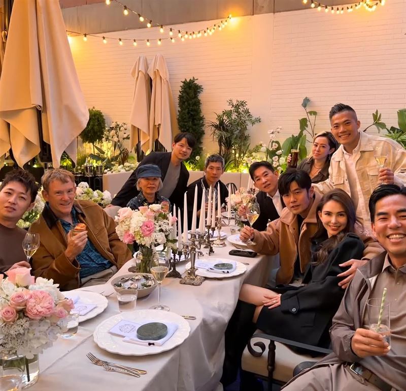 周杰倫生日包括母親葉惠美、昆凌父親，與摯友們一同齊聚同框。（圖／翻攝自IG @jaychou）