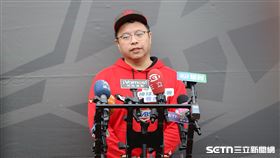 2026味全龍春訓，領隊丁仲緯受訪。（圖／記者劉彥池攝影）