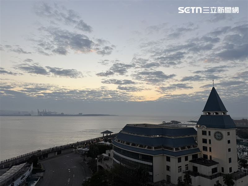 福容大飯店淡水漁人碼頭9樓海景套房視野。（圖／記者李育道攝影）
