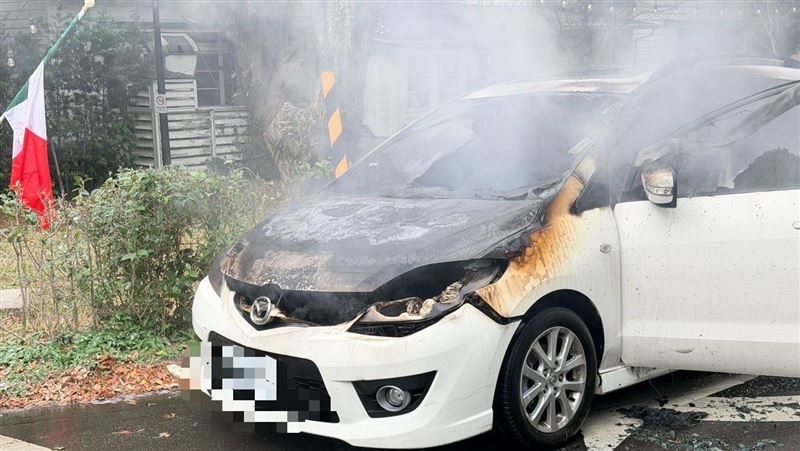 生死一瞬間！此路段火燒車　她神反應
