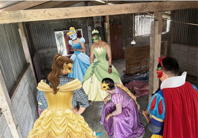 泰國警方用AI改圖將員警弄成迪士尼公主與嫌犯合照。（圖／翻攝自policesamchuk臉書）