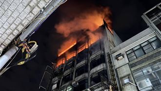 桃園大樓5至8樓全面燃燒　警逮捕縱火犯嫌