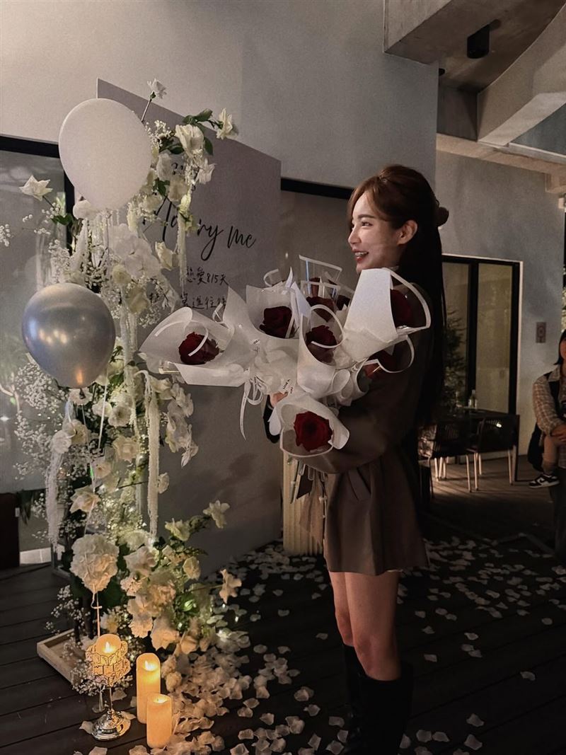 網紅shuang shuang（雙雙）發文分享喜訊。（圖／翻攝自IG @shuang_lover）