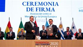 在談判超過25年後，歐盟與南美洲的南方共同市場（Mercosur）集團17日正式簽署一項雙方期待已久的自由貿易協定。（圖／翻攝自X平台 @mercosur）