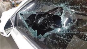 賓士,BMW,轎車,玻璃,車燈,車窗,球棒,展示車,雲林,斗南（圖／翻攝畫面）