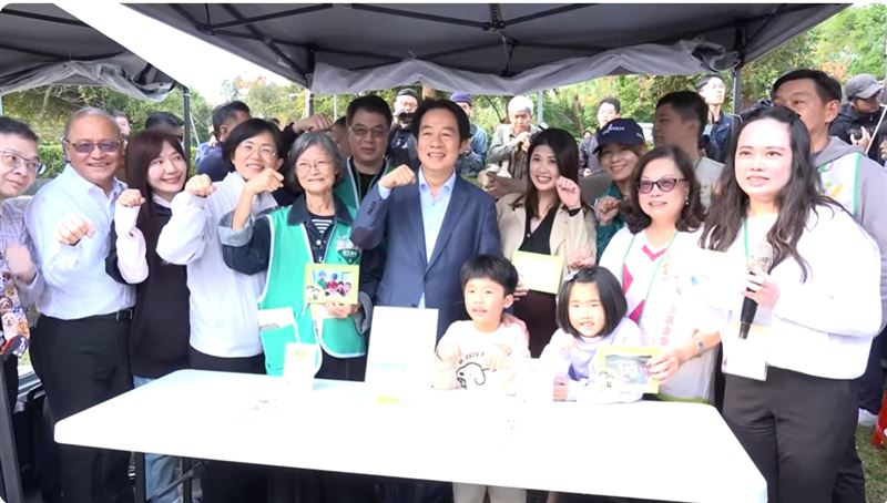 賴清德總統今（18）日出席「2026信賴汪汪喵喵嘉年華會」。（圖／翻攝畫面）