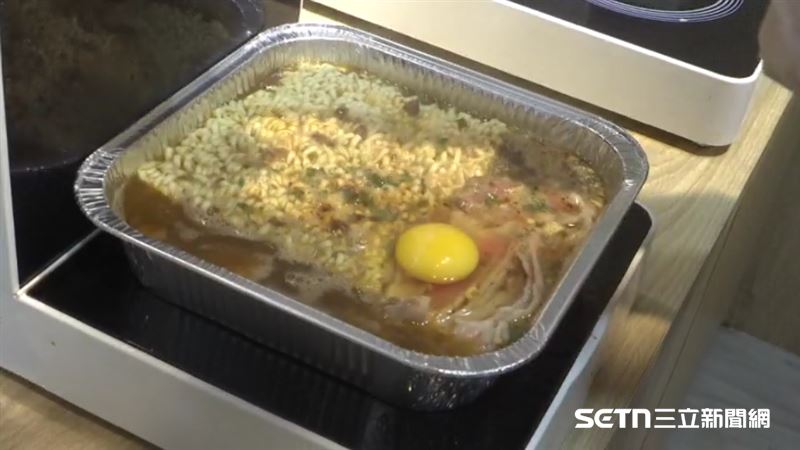 不少人吃泡麵習慣加顆蛋。（示意圖／資料照）