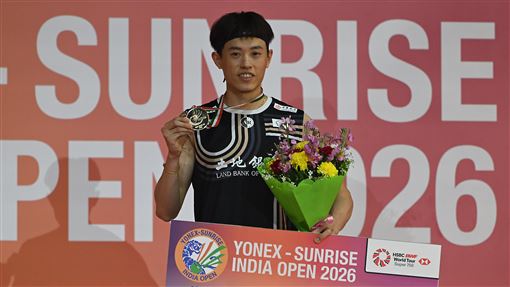 林俊易直落2封王　奪生涯首座超級750金盃