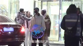 釋小龍聚餐友人，卻陷入酒駕疑雲。（圖／翻攝自微博）