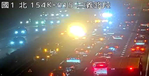 國一北上153.8K處晚間發生連環車禍，回堵４公里。（圖／翻攝自翻攝高速公路資訊網）