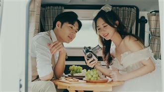 「為洪詩高興」廣告小妹逆風挺揭缺愛真相