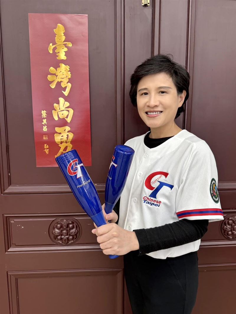 鄭麗君的太陽、水星在雙子，從文化部到行政院，都是強度甚強的「高頻翻譯者」。她不是那種只會念口號的政務官，鄭麗君在政策、產業、國際語言間，有能力自由切換、彈性思考。（圖／翻攝自鄭麗君臉書）