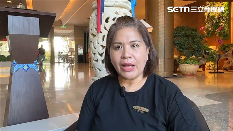 凱撒飯店大廳經理張孟雯致歉，已經立即調整導覽活動方式。（圖／記者朱俊傑攝影）