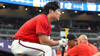 金河成冰上滑倒重傷　經典賽、開幕戰沒了