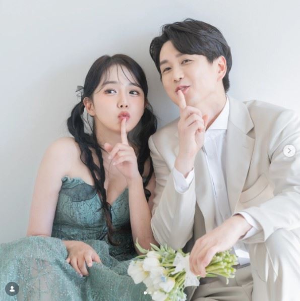 韓國女演員姜恩菲與丈夫邊俊弼愛情長跑17年。（圖／翻攝自IG @ekobi_）