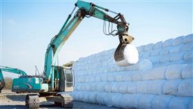 台中市大里垃圾山分篩打包計畫驚傳暫停運作影響去化時程。（圖／台中市環保局提供）