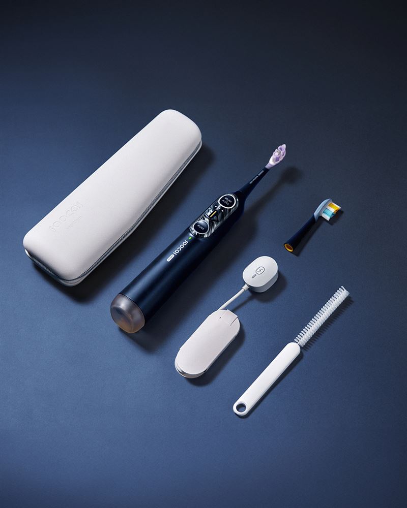 Soocas NEOS II Ultra沖牙音波電動牙刷採用磁吸式充電設計，有效降低水垢殘留風險。（圖／品牌業者提供）