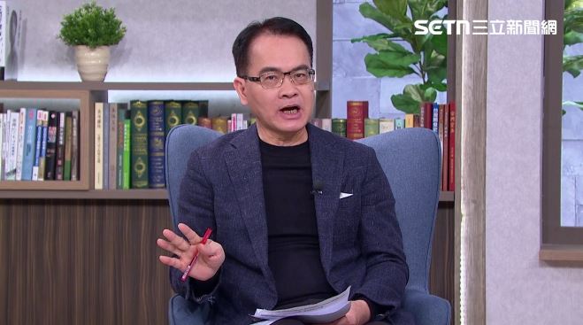 三立新聞《話時代人物》節目主持人鄭弘儀專訪《冠軍之路》導演龍男．以撒克．凡亞思和他的太太、民進黨立委蘇巧慧（圖／話時代人物）