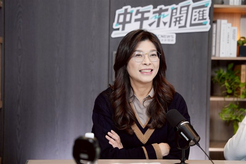 鄭麗文接受節目《中午來開匯》專訪。（圖／CNEWS匯流新聞網提供）