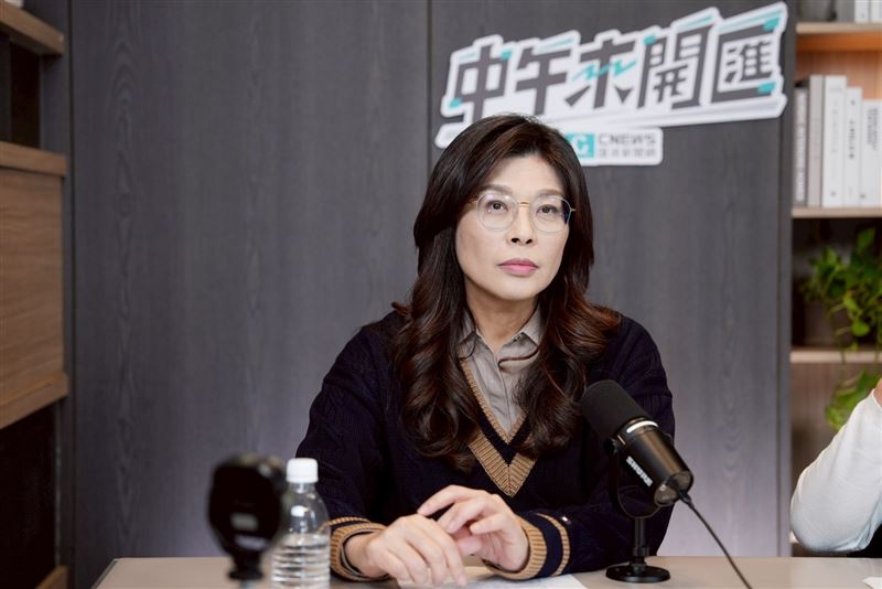 鄭麗文接受節目《中午來開匯》專訪。（圖／CNEWS匯流新聞網提供）