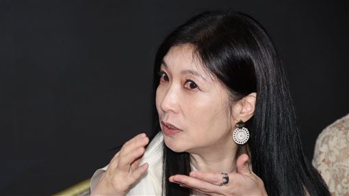 黃嘉千赴曹西平靈堂　郁方"催淚留言"曝光