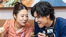 風田（右）、金針菇日韓對抗。（圖／TVBS提供） 