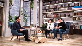 蘇巧慧和丈夫龍男·以撒克·凡亞思一起接受《話時代人物》節目主持人鄭弘儀專訪（圖／蘇巧慧辦公室提供）