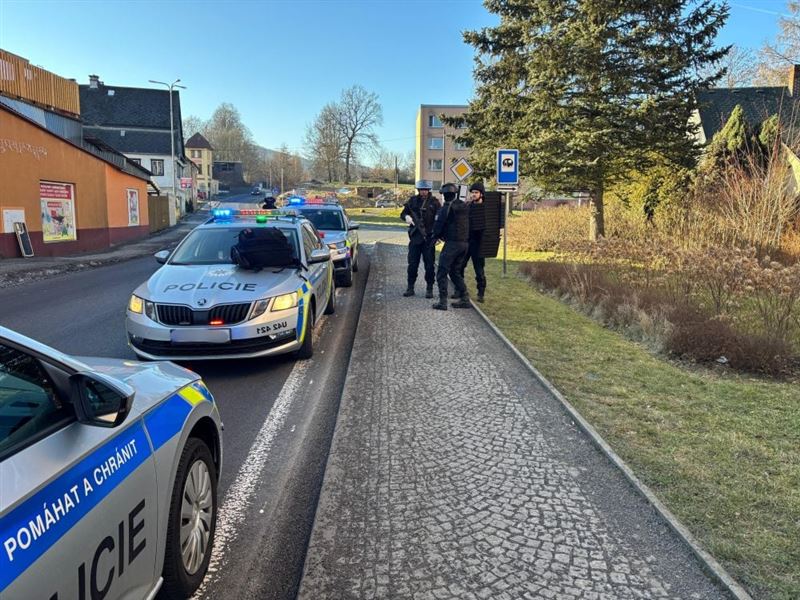 警方表示：槍手自戕身亡，疑似人際糾紛，排除恐攻。（圖／翻攝自X平台 @AneczkaKon69192）