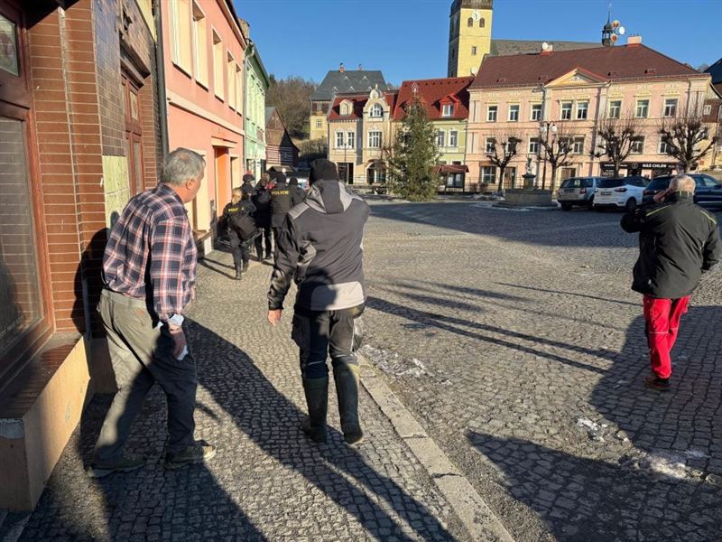 捷克市政廳傳槍擊釀1死6傷。（圖／翻攝自X平台 @AneczkaKon69192）