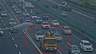 新／塞爆！國道事故…堵5km、時速低於30