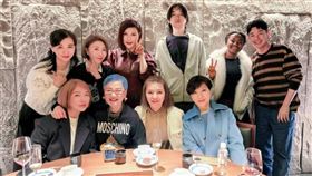 李明川曝光跟天后聚餐合照。（圖／翻攝自臉書）