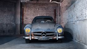 1956年賓士300 SL鷗翼跑車。（圖／翻攝Artcurial網站）