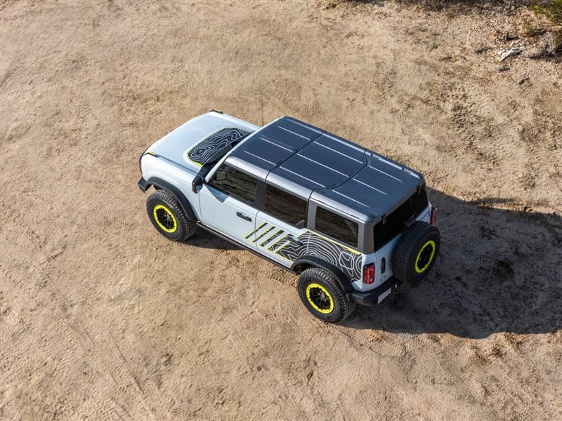 Bronco RTR標配高離地懸吊、Bilstein避震器與33吋全地形胎。（圖／翻攝Ford網站）