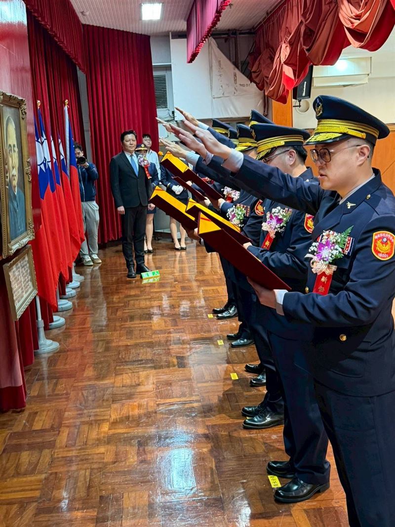 新北市副市長朱惕之　主持警局分局長、大隊長聯合布達交接典禮