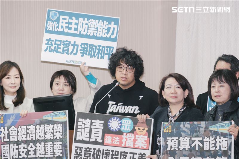 沈柏洋痛批，藍白「沒有提什麼案」，不敢砍預算就直接不審。（圖／記者楊士誼攝影）