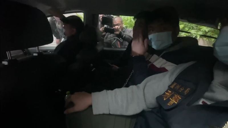 兇嫌聽聞親友怒吼受驚嚇。（圖／翻攝畫面）