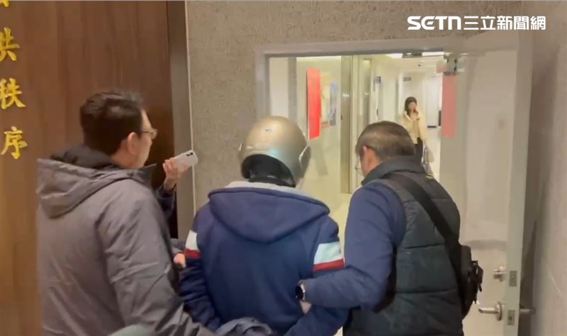 36歲啃老男子廖聰賢，因討要零用錢遭拒，竟持開山刀砍死父母。（圖／翻攝畫面）