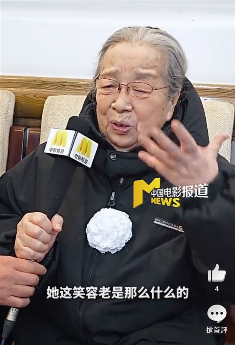 李明啟送別好友。（圖／翻攝自微博）