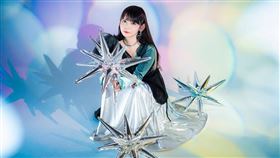 中川翔子。鏡週刊