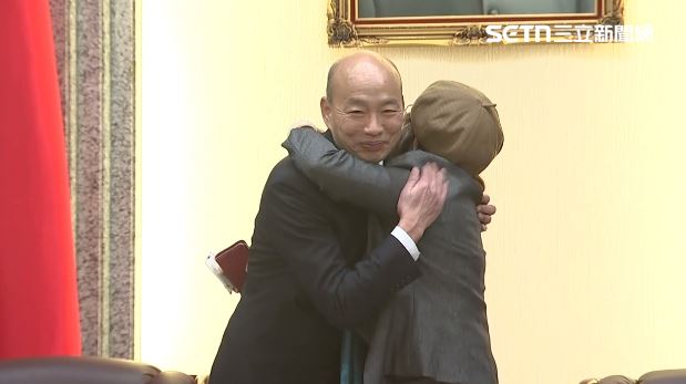 民眾黨立委拜會立法院長韓國瑜。（圖／翻攝畫面）