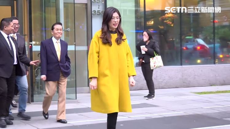 大和解咖啡續杯？鄭麗文：隨時候教奉陪