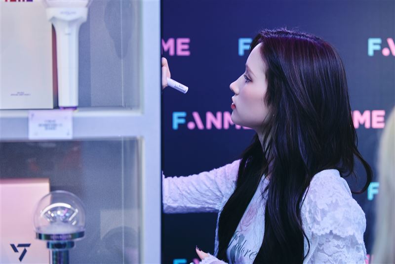 Kep1er在現場親筆簽名！還有唇印等著粉絲前來捕獲。（圖／DayDreamer提供）