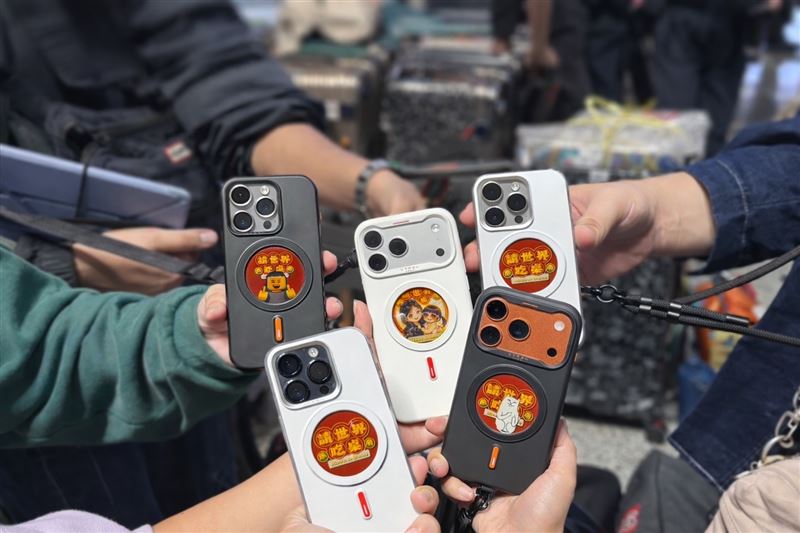 E Ink彩色墨水螢幕，免插電、免充電，可即時換圖，提供滿滿情緒價值。（圖／製作單位提供）