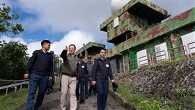 國防部長顧立雄20日先後赴綠島營區、臺東太平營區，了解單位戰備整備狀況，實地視察營區環境。（圖／國防部提供） 