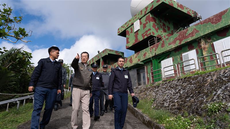 顧立雄赴臺東綠島　一句話暖哭偏遠官兵
