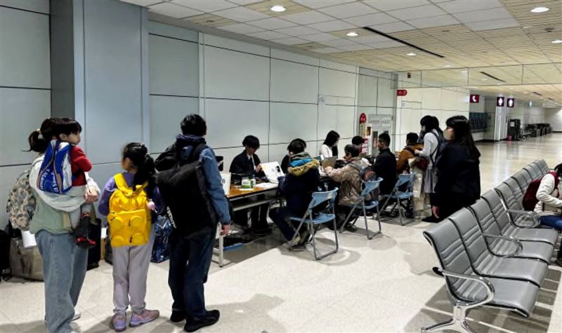 為縮短赴日旅客入境通關時間，桃園機場公司再次與日本出入國在留管理廳合作實施「臺日機場入境事先確認」作業。（圖／桃園機場公司提供）