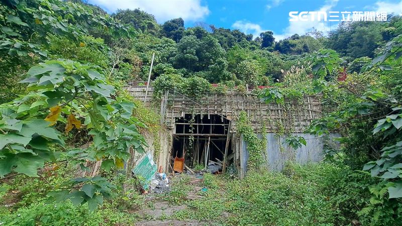 游世一控訴，他在陽明山領有合法建照的農舍，被台北市政府「技術性放倒」，故意延宕不會勘、不給展延工期，導致建照過期失效，其損失超過3,000萬元，嚴重損害政府公信力。（圖／記者陳韋帆攝影）