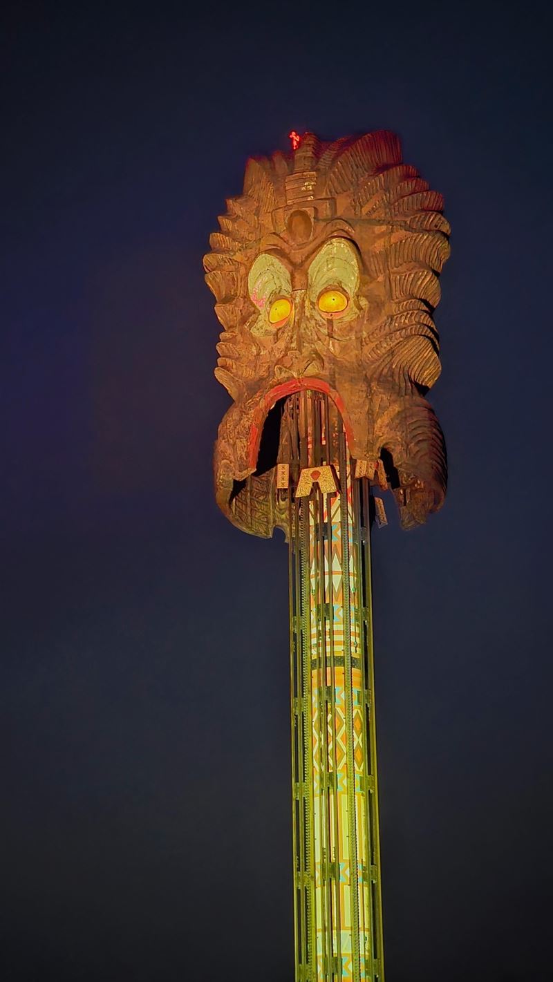 六福村宣布，遊樂設施「大怒神」將重新彩繪，調整燈光投影。（圖／翻攝自六福村臉書）